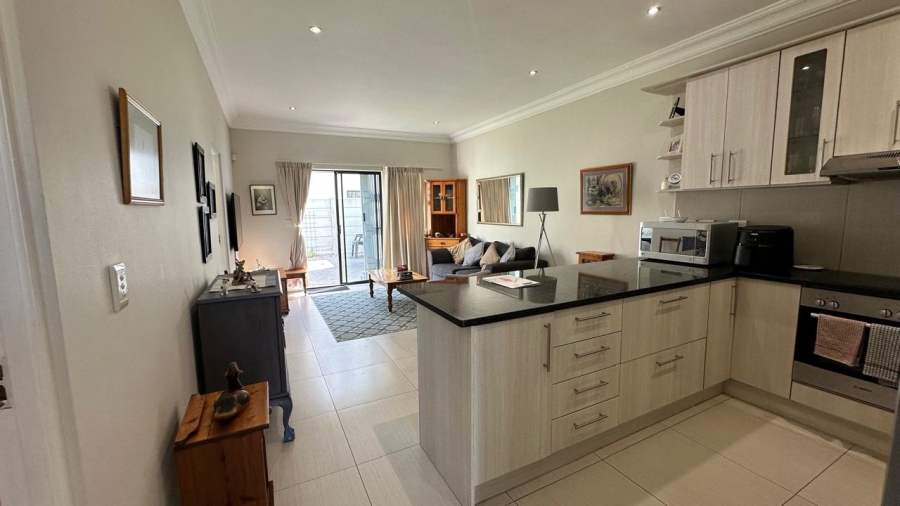 2 Bedroom Property for Sale in Parklands North Western Cape